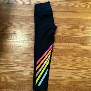 Plain front striped back leggings